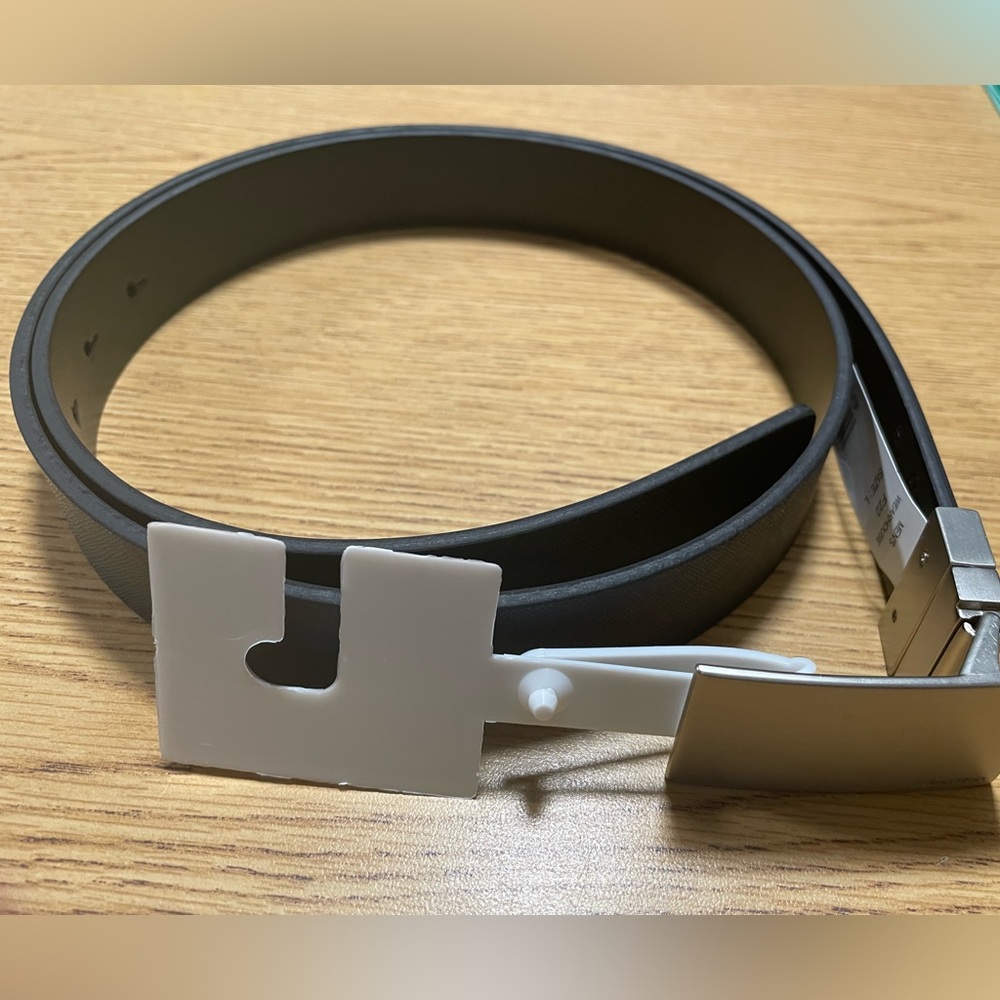 Calvin Klein (Reversible) Belt - Picture 4 of 5